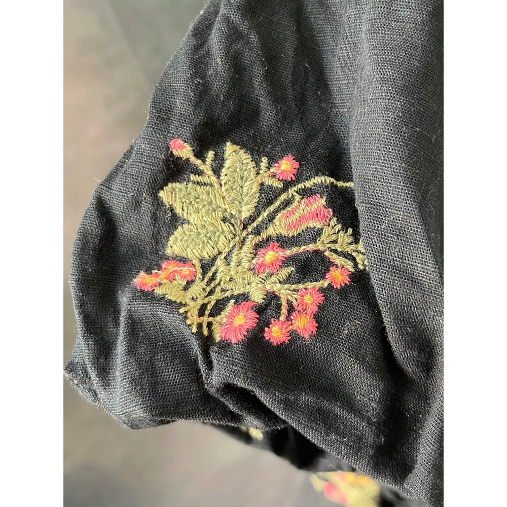 American Eagle Black Floral Embroidered Off Shoulder Crop Top Blouse Size Small - Picture 7 of 8